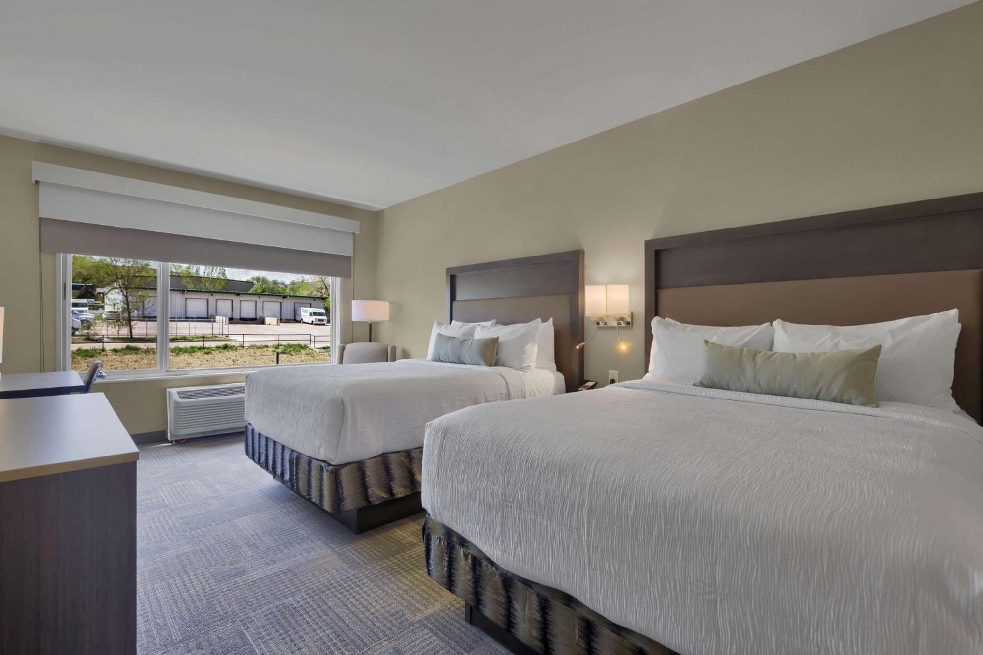 Best Western Plus Fillmore Inn & Suites Колорадо-Спрингс Экстерьер фото